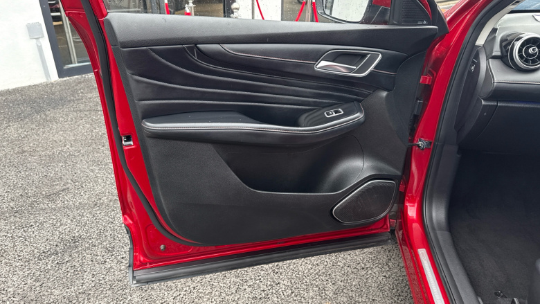 MG Hs 1.5 T-GDI Exclusive 5dr Petrol Hatchback